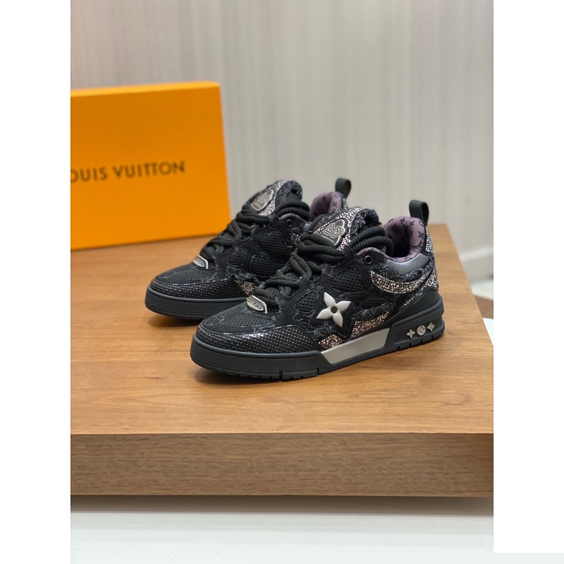 l**is V*t*n sneakers